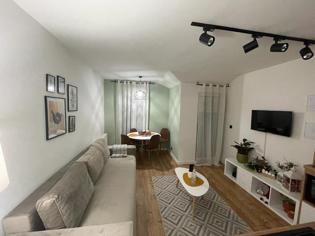 Apartman Element Kruševac Exterior foto